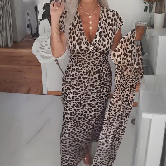 🎁 Nowość – 50% ZNIŻKI! 💥 Damska sukienka w lamparta, dekolt w szpic 🐆✨